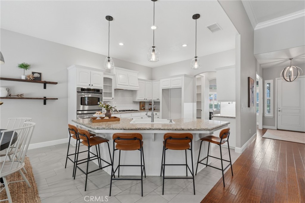 210 N Denton Ct, Visalia, CA 93291