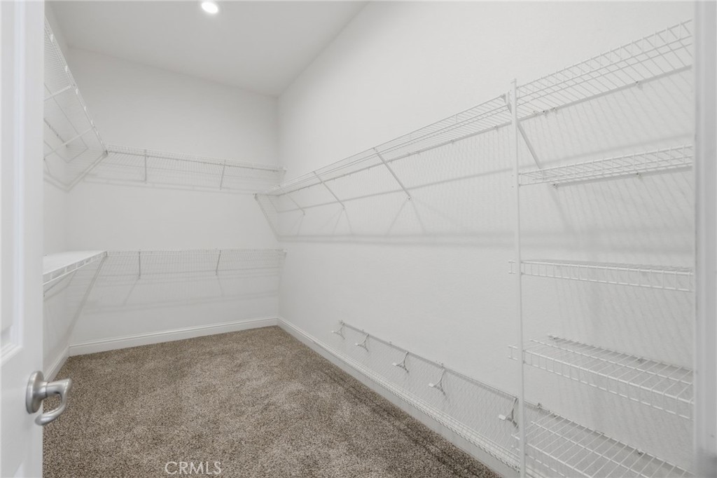 210 N Denton Ct, Visalia, CA 93291