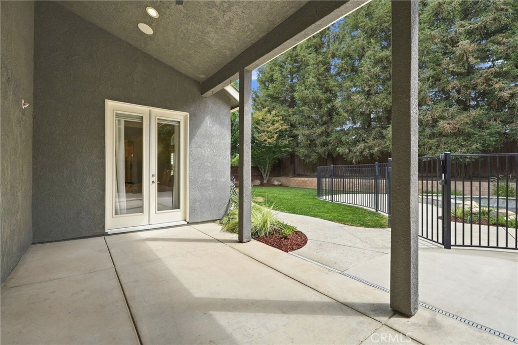 210 N Denton Ct, Visalia, CA 93291