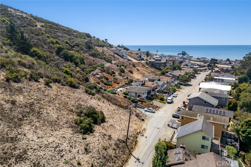 414 Hacienda Dr, Cayucos, CA 93430