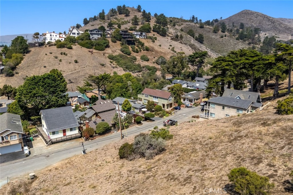414 Hacienda Dr, Cayucos, CA 93430