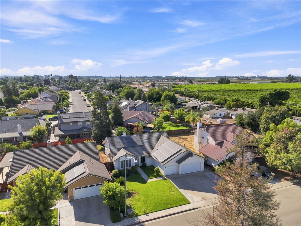 1601 N Eaton, Dinuba, CA 93618