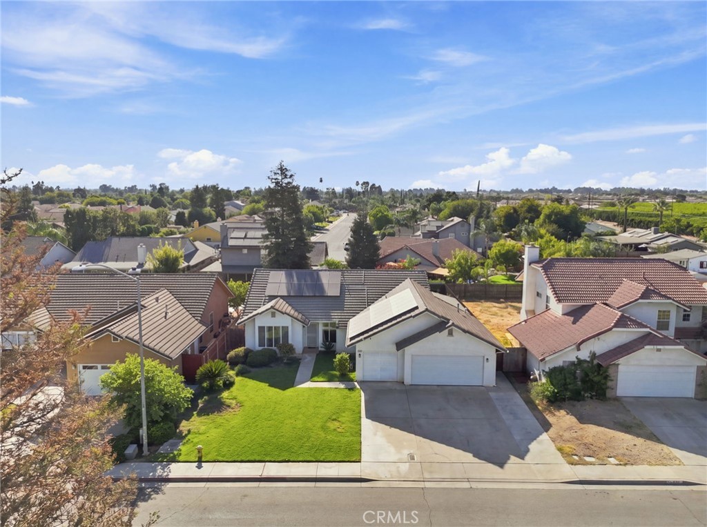 1601 N Eaton, Dinuba, CA 93618