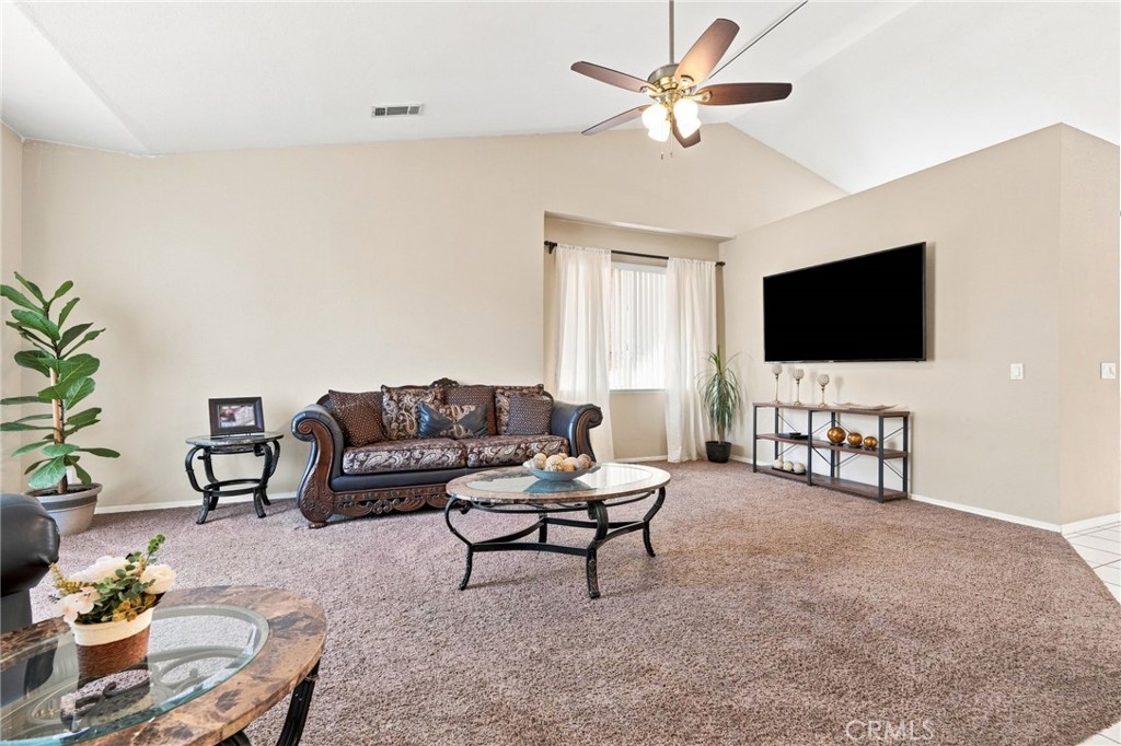 1601 N Eaton, Dinuba, CA 93618