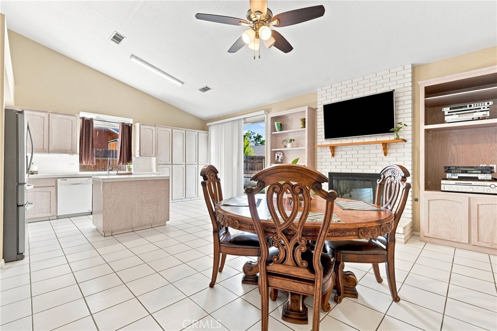 1601 N Eaton, Dinuba, CA 93618