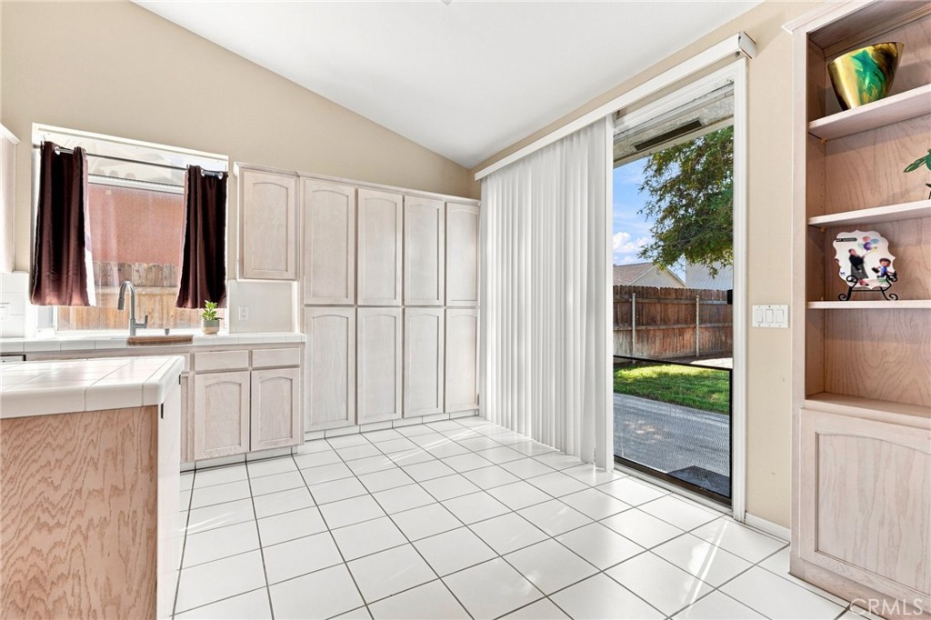 1601 N Eaton, Dinuba, CA 93618