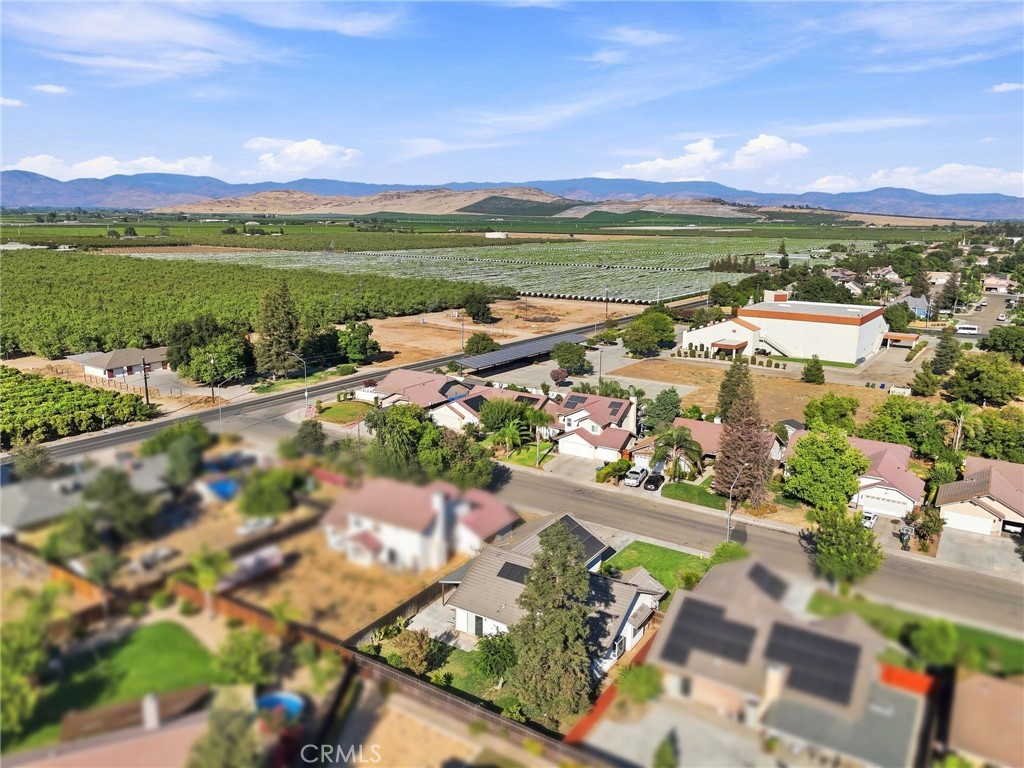 1601 N Eaton, Dinuba, CA 93618