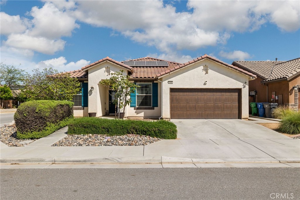 9500 Laurelwood Ct, Shafter, CA 93263