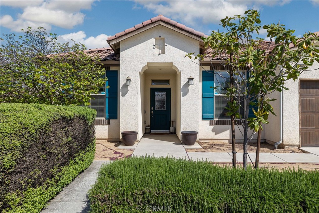 9500 Laurelwood Ct, Shafter, CA 93263