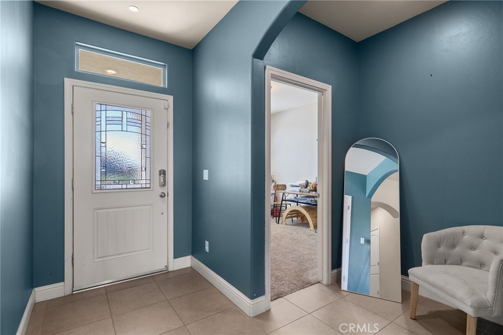 9500 Laurelwood Ct, Shafter, CA 93263