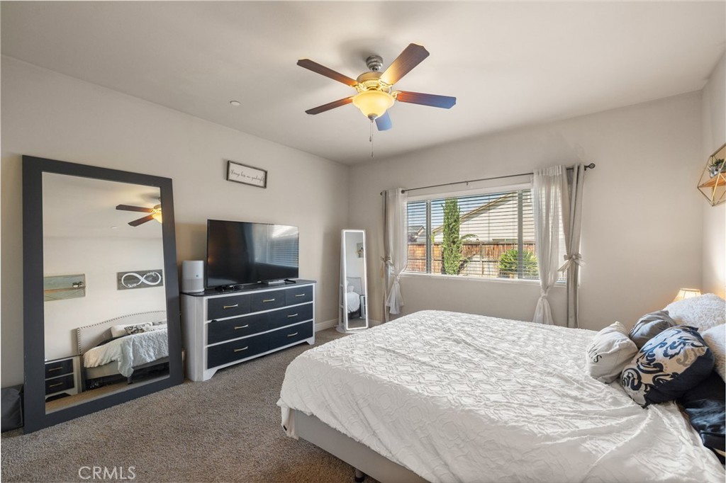 9500 Laurelwood Ct, Shafter, CA 93263