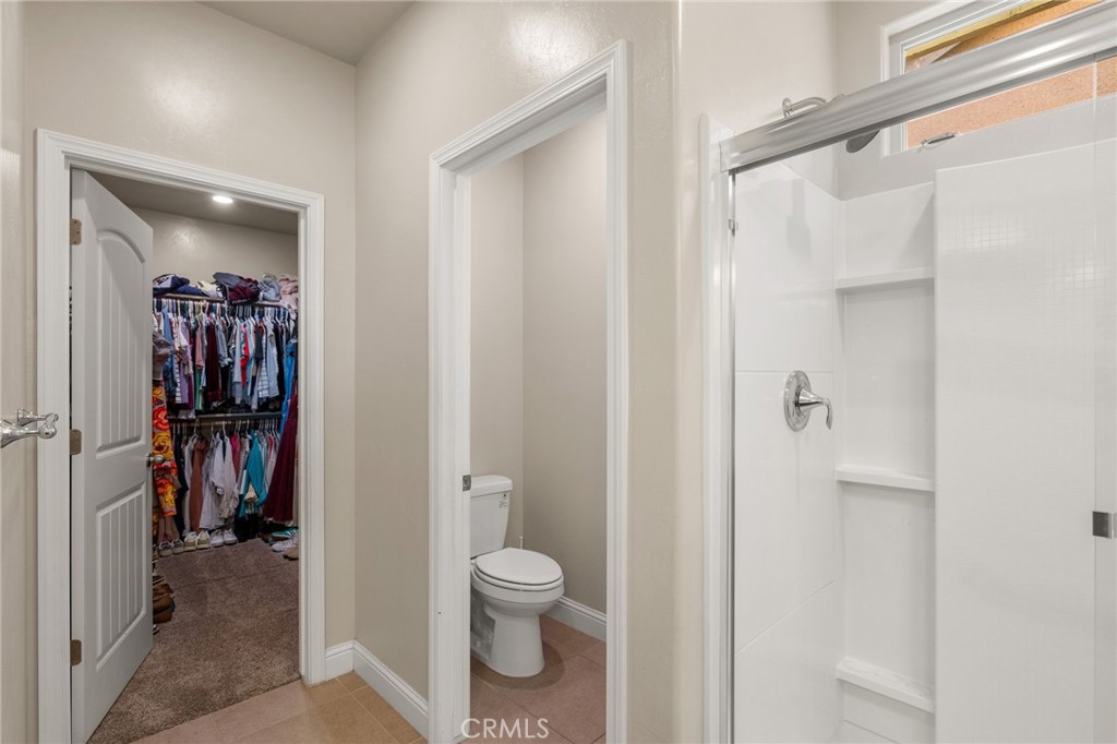 9500 Laurelwood Ct, Shafter, CA 93263
