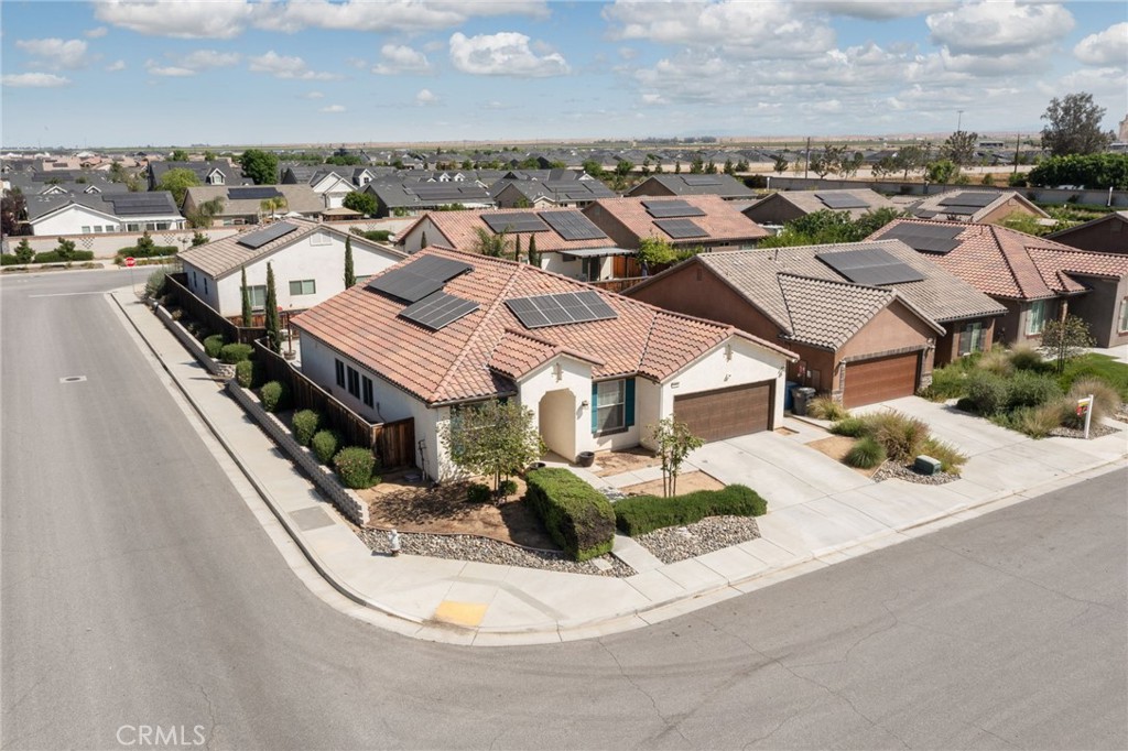 9500 Laurelwood Ct, Shafter, CA 93263