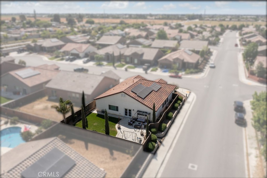 9500 Laurelwood Ct, Shafter, CA 93263