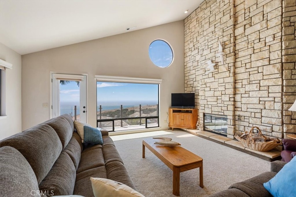 1174 Longview Ave, Pismo Beach, CA 93449