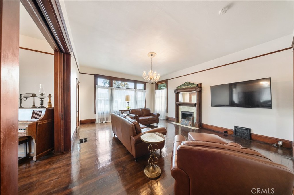 700 N Irwin, Hanford, CA 93230