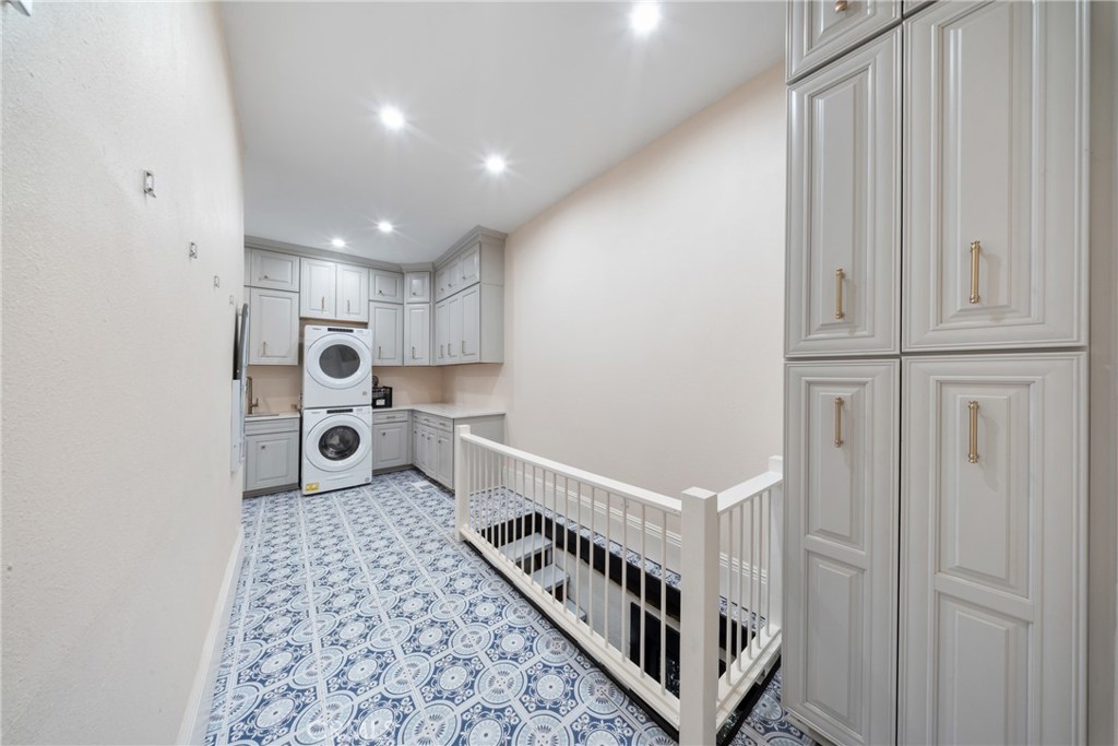700 N Irwin, Hanford, CA 93230