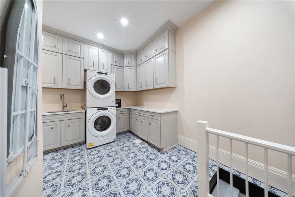 700 N Irwin, Hanford, CA 93230