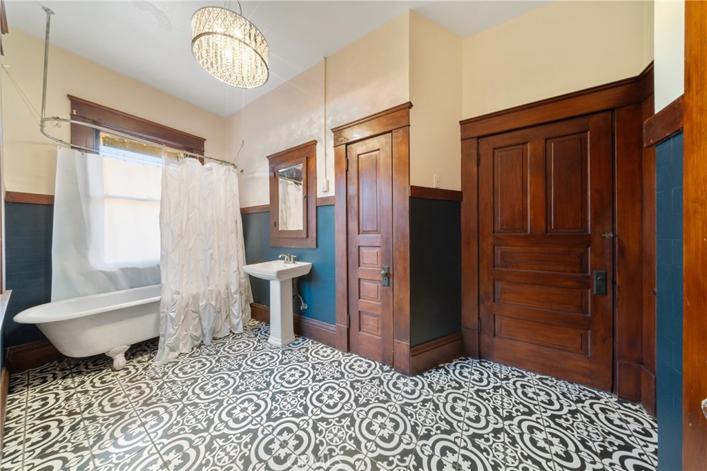 700 N Irwin, Hanford, CA 93230