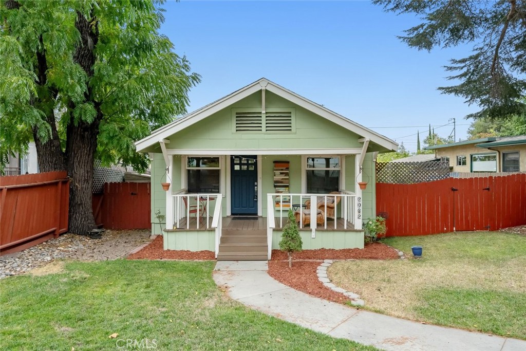 2032 Olive St, Paso Robles, CA 93446