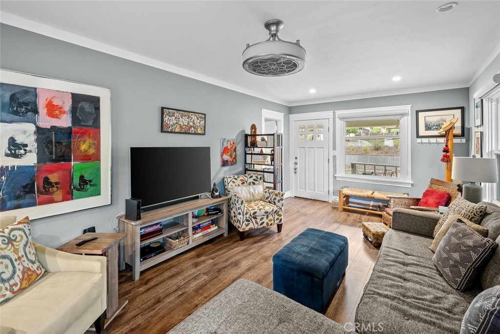 2032 Olive St, Paso Robles, CA 93446