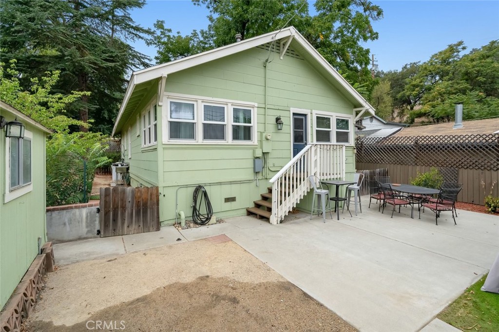 2032 Olive St, Paso Robles, CA 93446