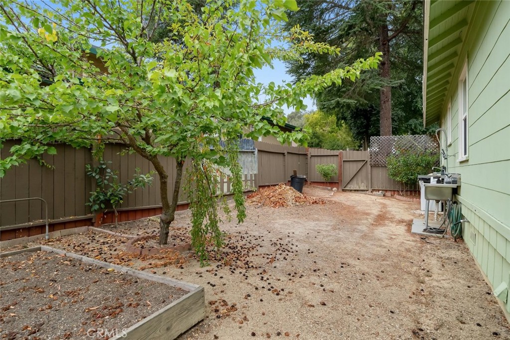 2032 Olive St, Paso Robles, CA 93446
