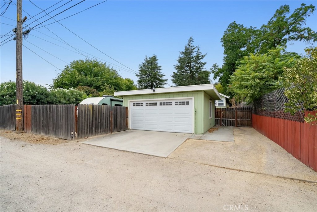 2032 Olive St, Paso Robles, CA 93446
