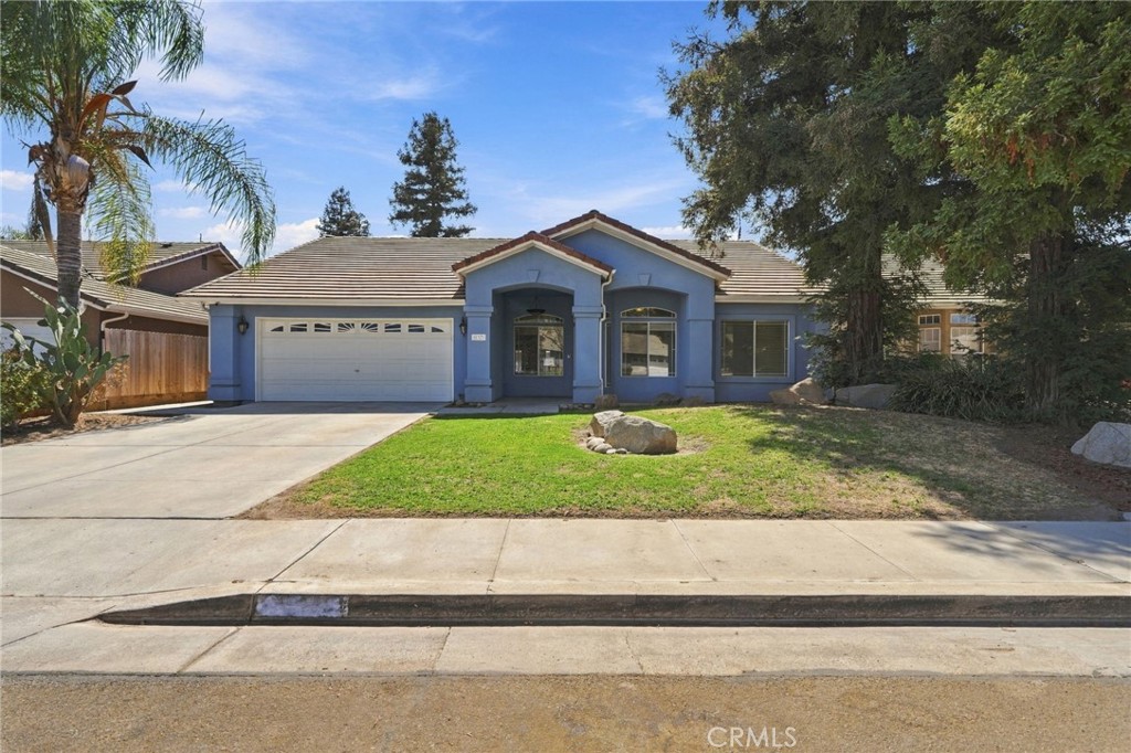 4029 E Meadow, Visalia, CA 93292