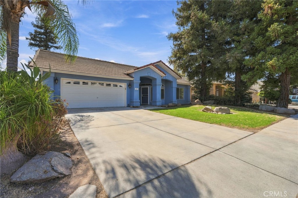 4029 E Meadow, Visalia, CA 93292