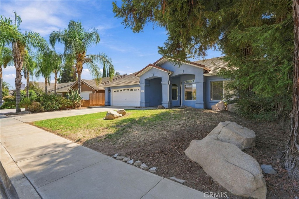 4029 E Meadow, Visalia, CA 93292