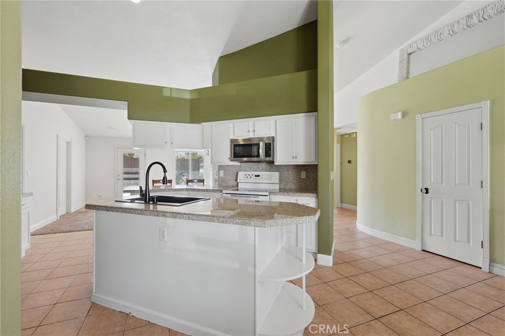 4029 E Meadow, Visalia, CA 93292