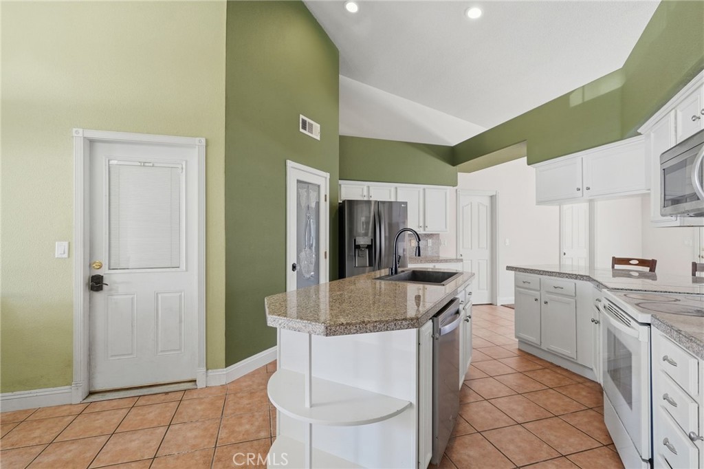 4029 E Meadow, Visalia, CA 93292