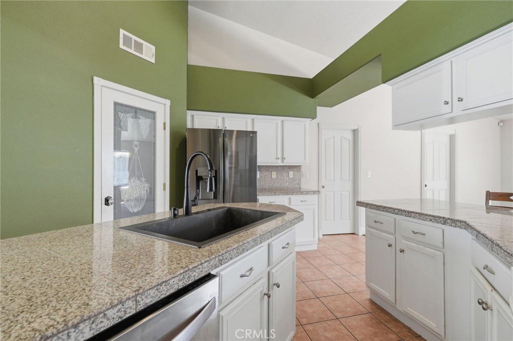 4029 E Meadow, Visalia, CA 93292
