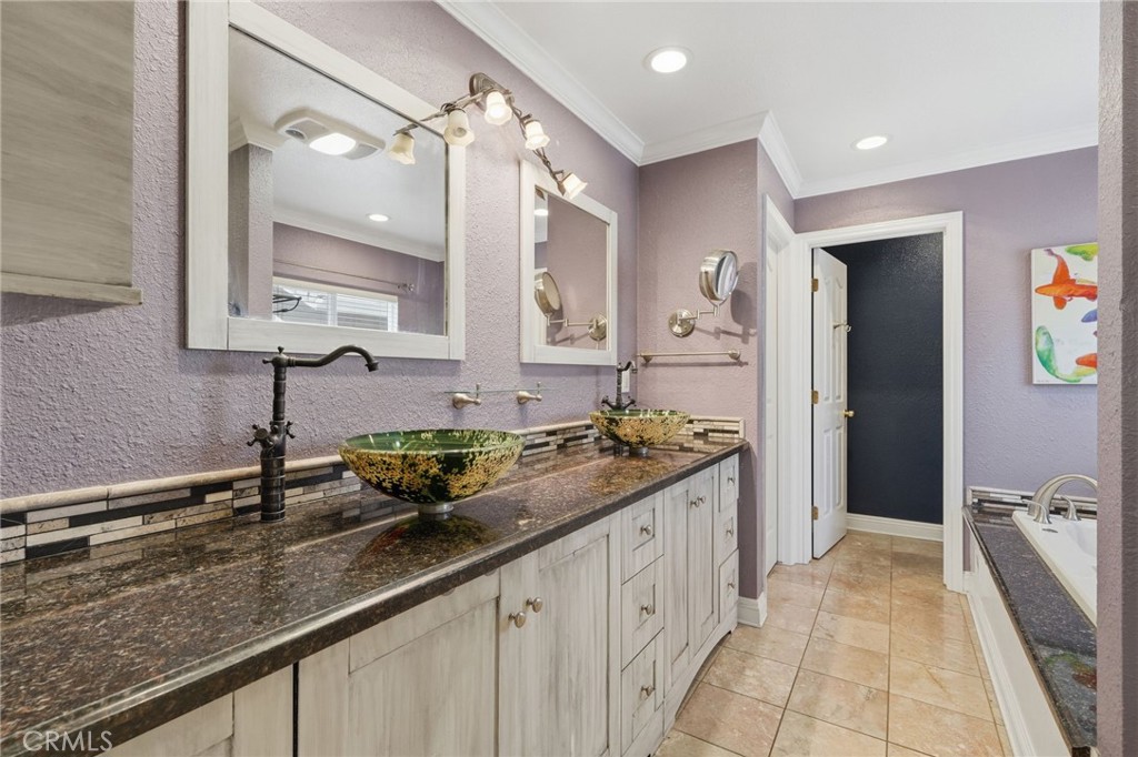 4029 E Meadow, Visalia, CA 93292