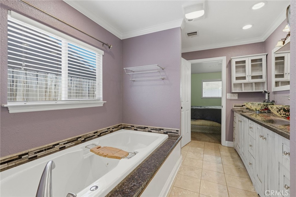 4029 E Meadow, Visalia, CA 93292