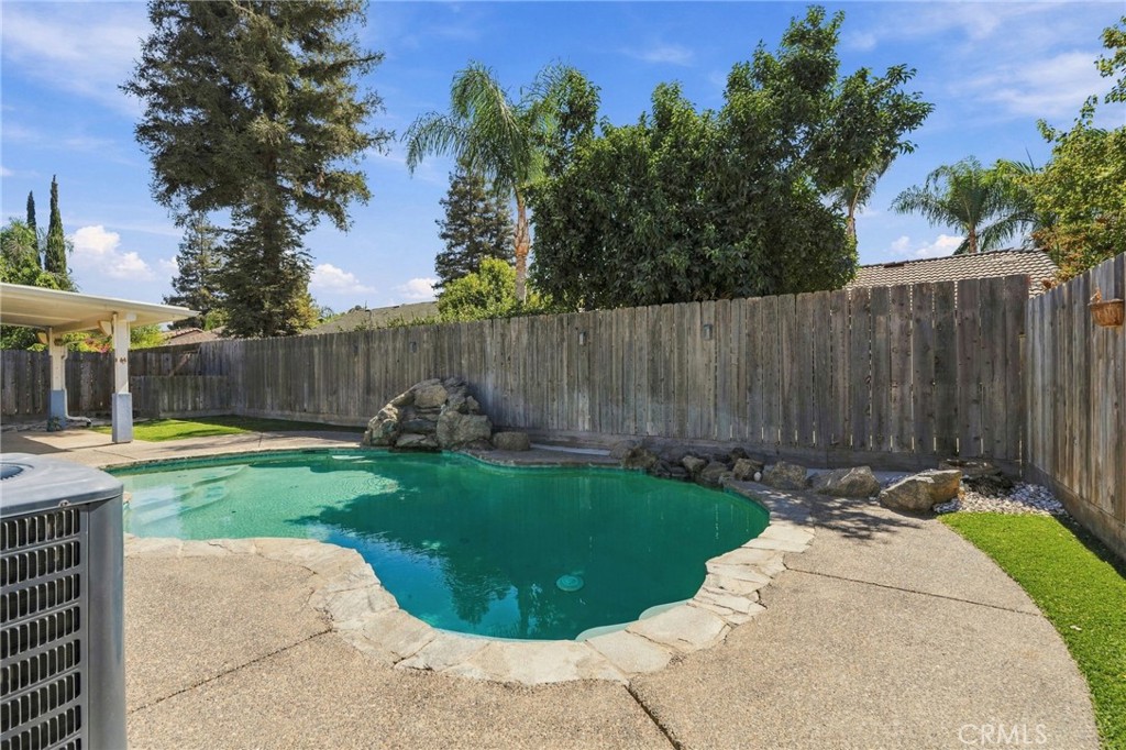 4029 E Meadow, Visalia, CA 93292