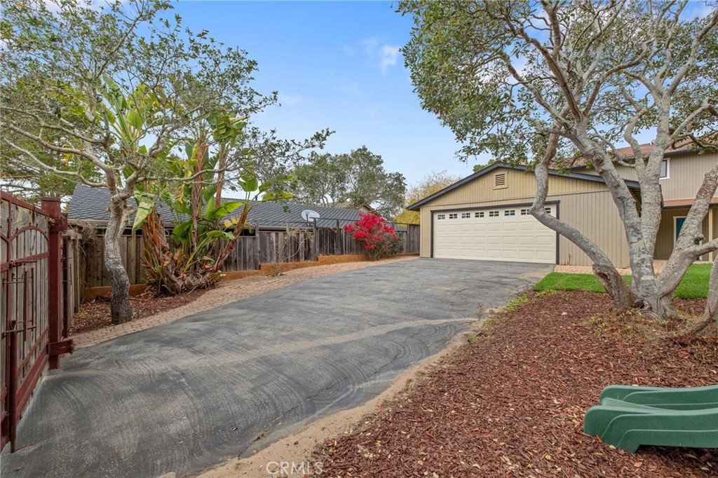 1875 Chester Lane, Cambria, CA 93428