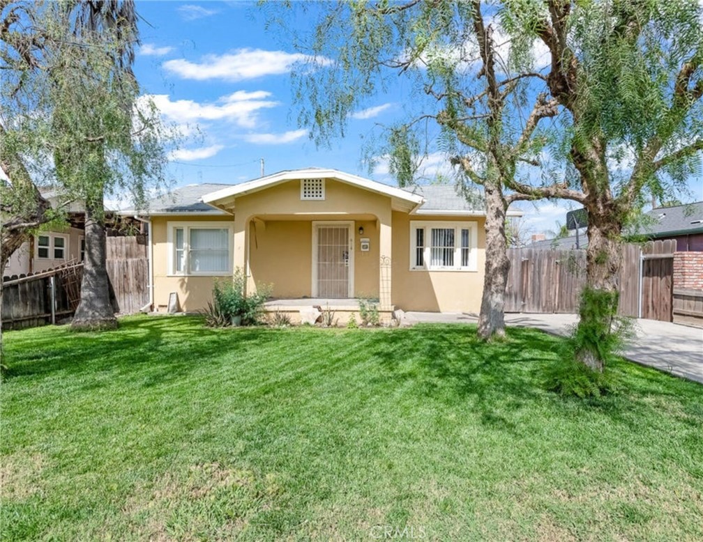 414 W Cameron, Hanford, CA 93230