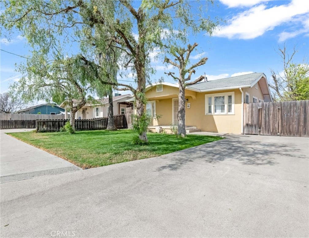 414 W Cameron, Hanford, CA 93230