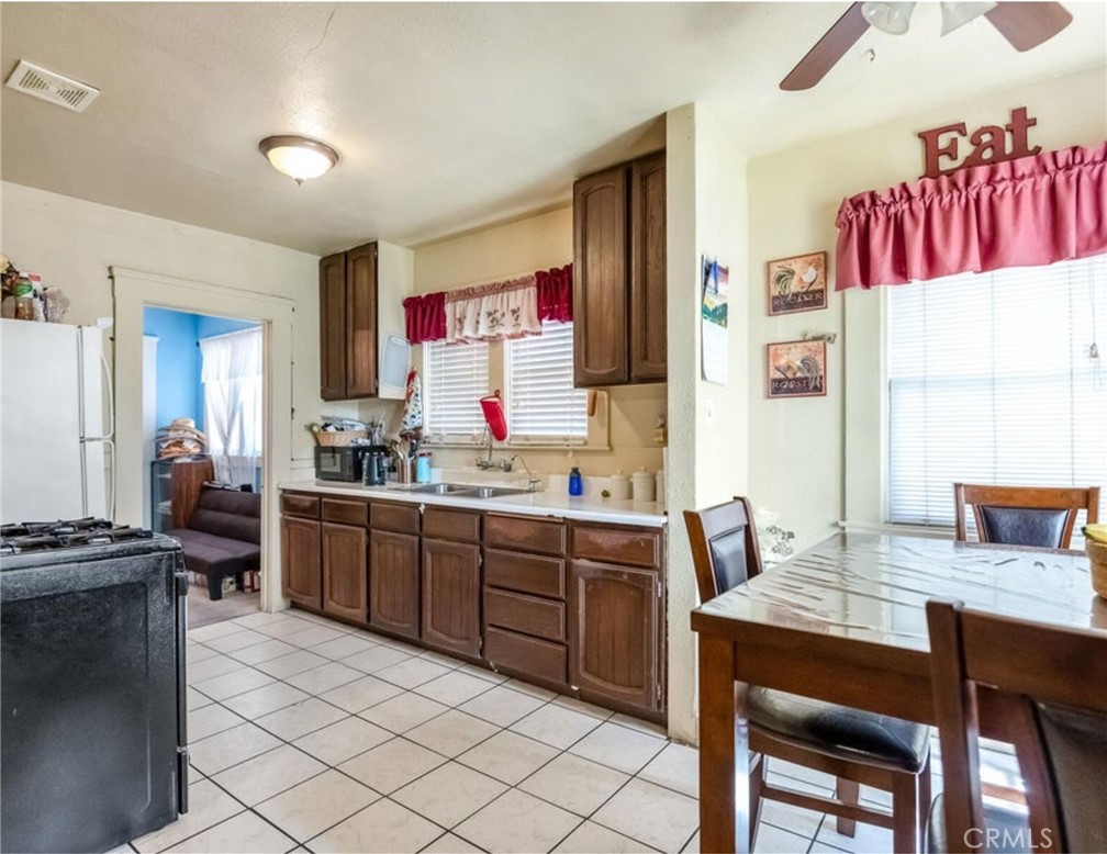 414 W Cameron, Hanford, CA 93230
