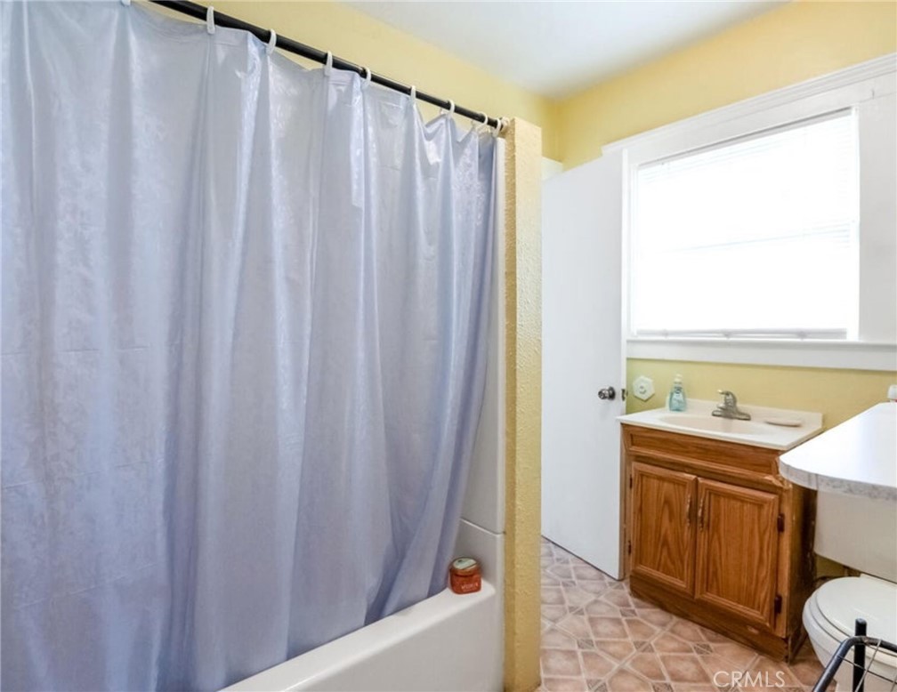 414 W Cameron, Hanford, CA 93230