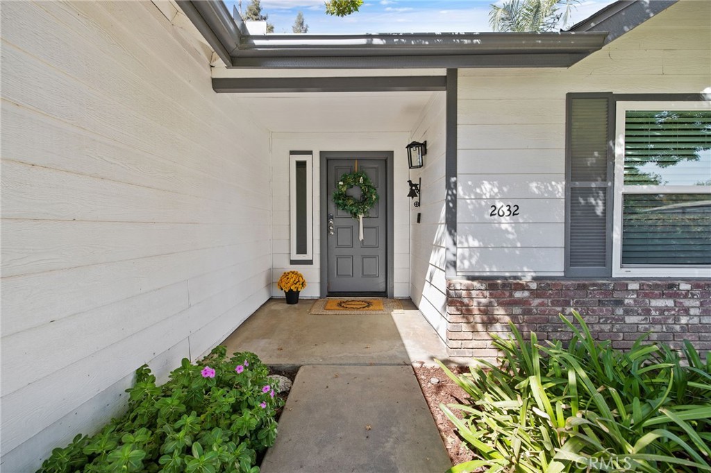 2632 E Paradise, Visalia, CA 93292
