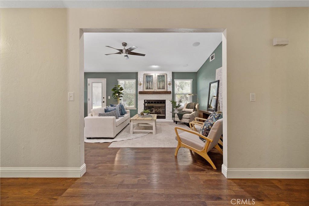 2632 E Paradise, Visalia, CA 93292
