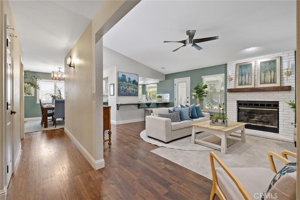 2632 E Paradise, Visalia, CA 93292