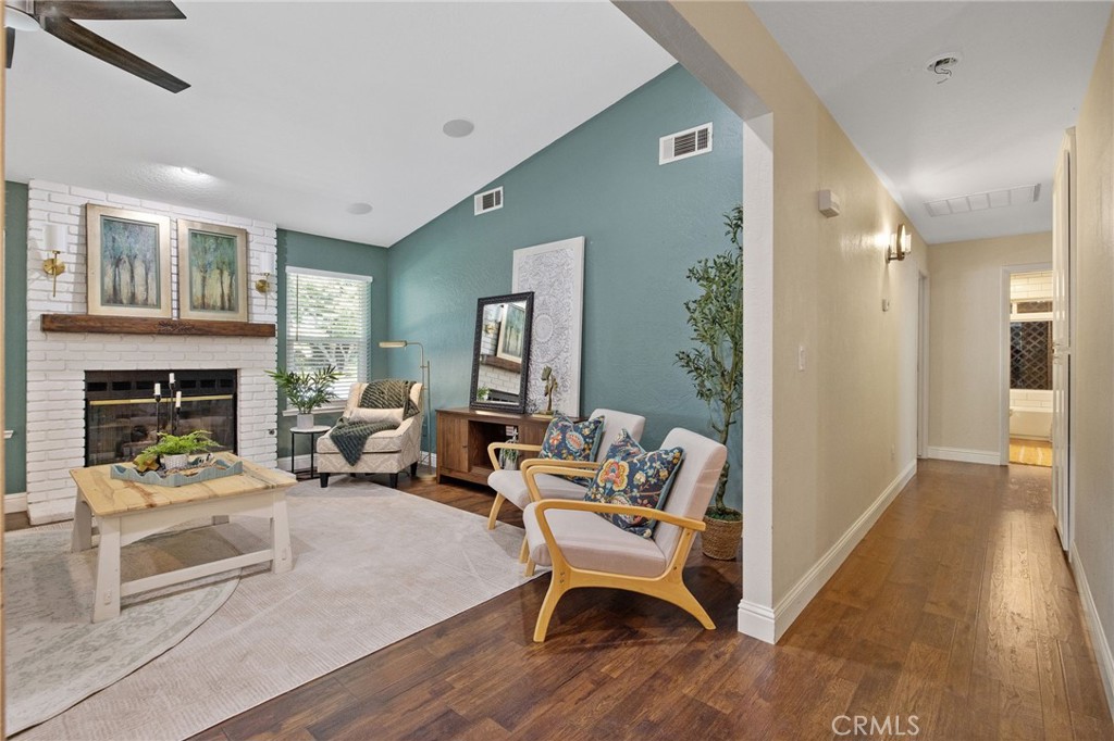 2632 E Paradise, Visalia, CA 93292