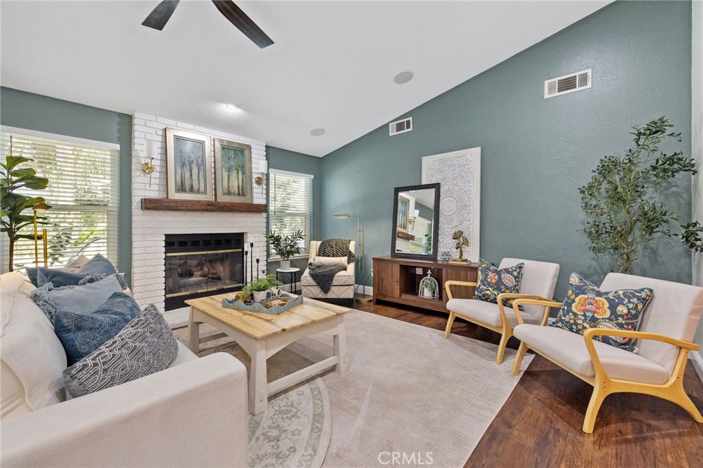 2632 E Paradise, Visalia, CA 93292