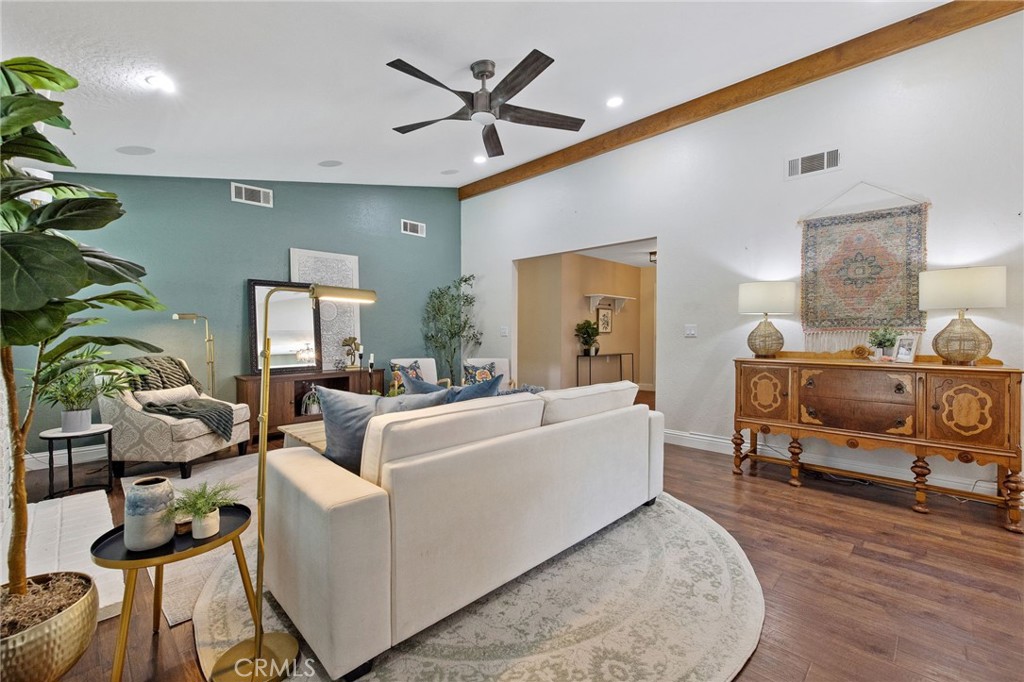 2632 E Paradise, Visalia, CA 93292