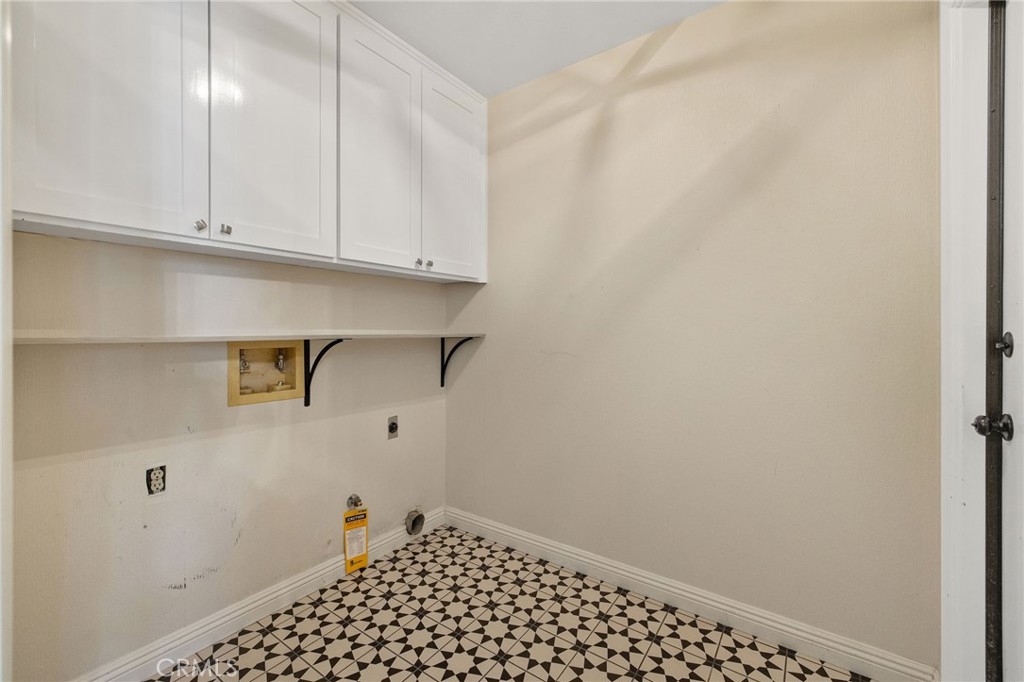 2632 E Paradise, Visalia, CA 93292