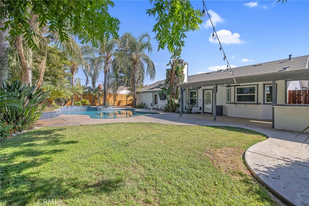 2632 E Paradise, Visalia, CA 93292